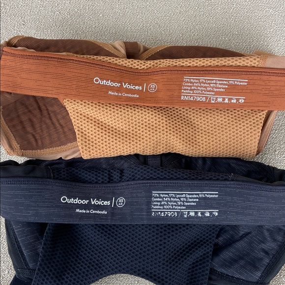 Set of 2 Outdoor Voices Powerhouse Zip Sports Bras. Size XS - Picture 3 of 3